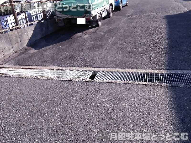 愛知郡東郷町白鳥三丁目4番11の月極駐車場5
