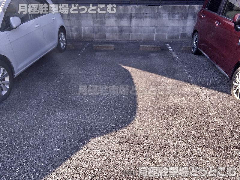 愛知郡東郷町白鳥三丁目4番11の月極駐車場7