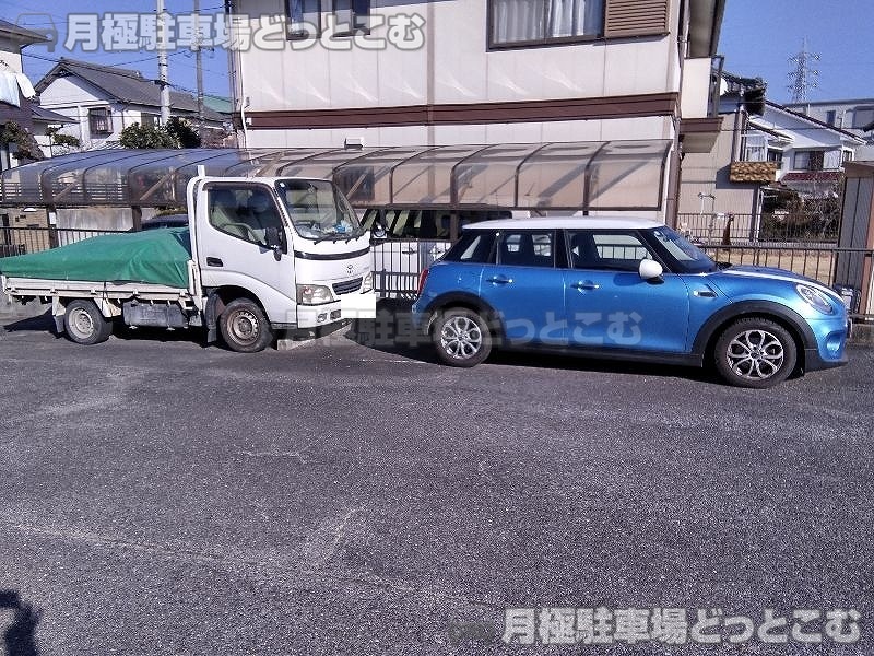 愛知郡東郷町白鳥三丁目4番11の月極駐車場8