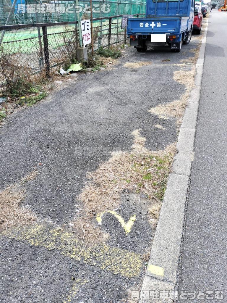 大阪市港区市岡2丁目15番16内の月極駐車場3