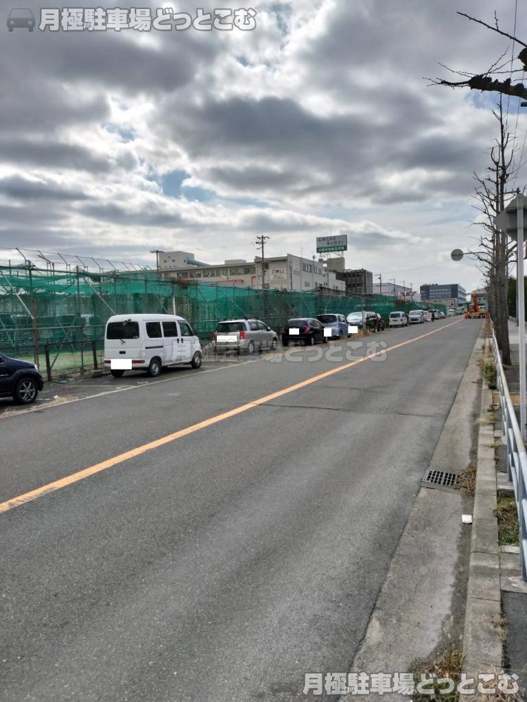 大阪市港区市岡2丁目15番16内の月極駐車場4