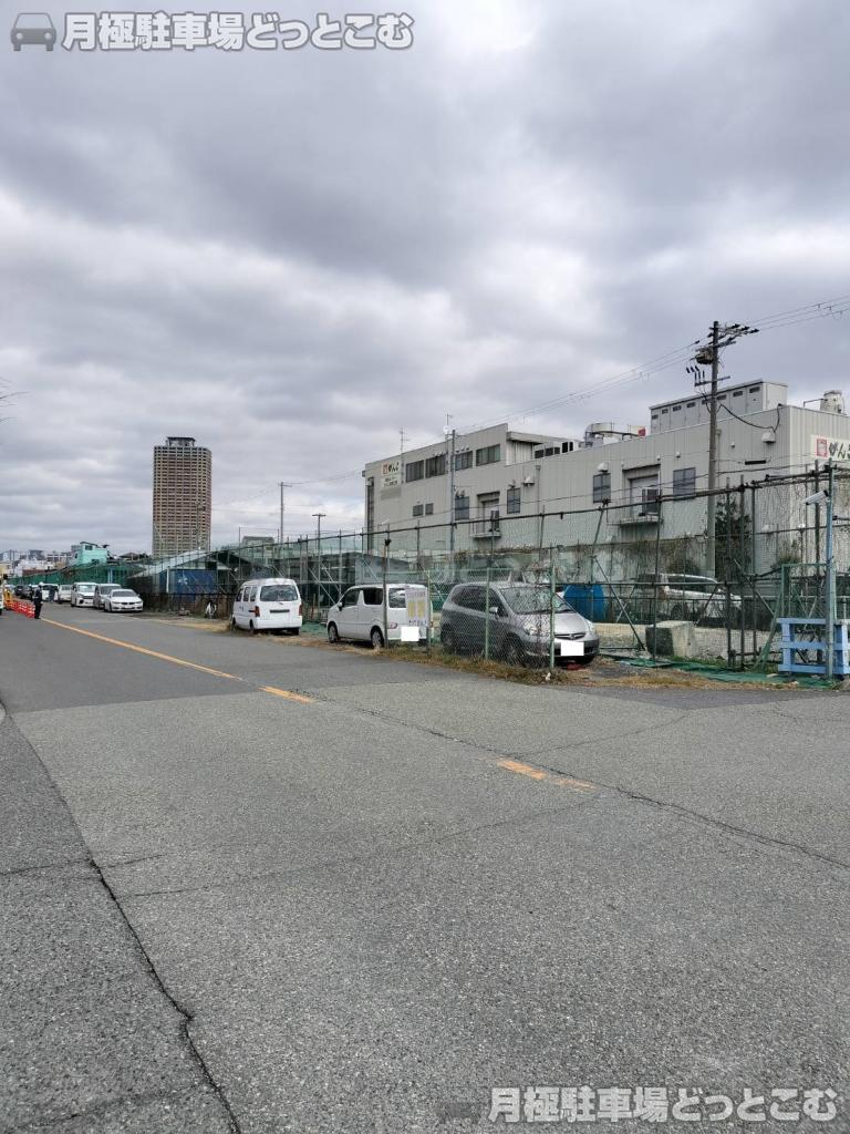 大阪市港区市岡2丁目15番16内の月極駐車場5
