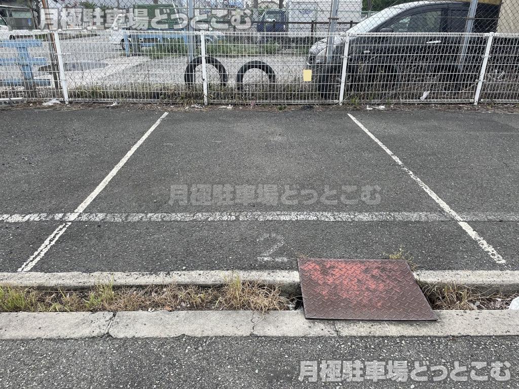 大阪市港区福崎1丁目2-3内の月極駐車場3
