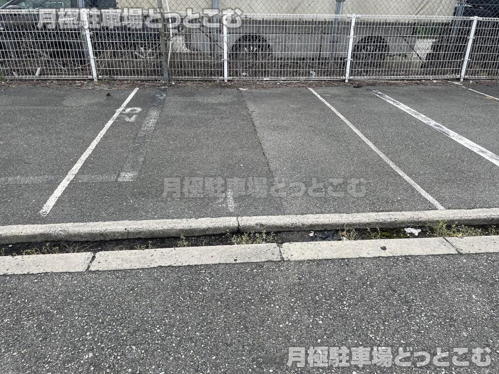 大阪市港区福崎1丁目2-3内の月極駐車場4