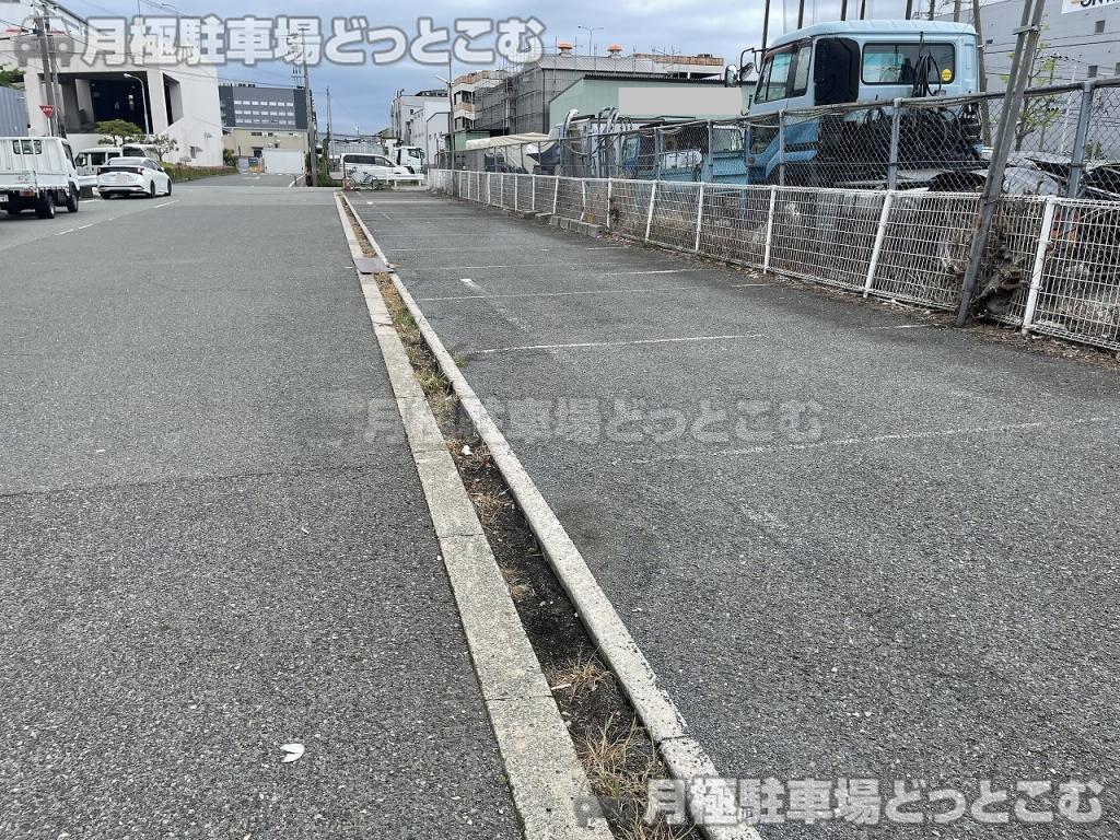 大阪市港区福崎1丁目2-3内の月極駐車場5