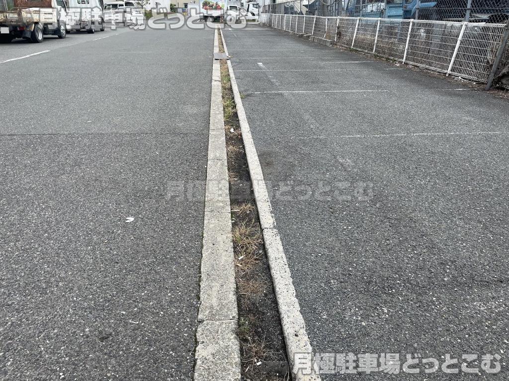大阪市港区福崎1丁目2-3内の月極駐車場6
