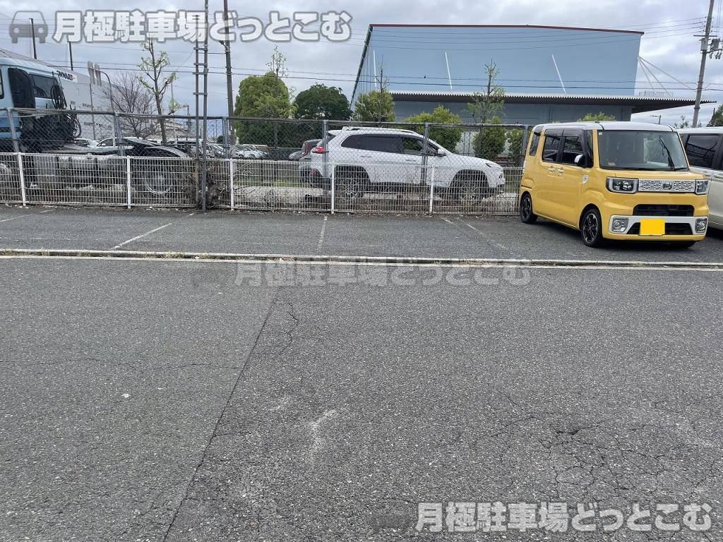 大阪市港区福崎1丁目2-3内の月極駐車場8