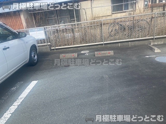 津市一身田中野486-3の月極駐車場3