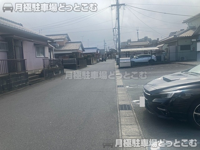 津市一身田中野486-3の月極駐車場4
