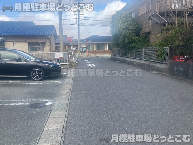 津市一身田中野486-3の月極駐車場5