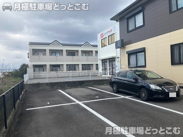 津市一身田平野367の月極駐車場2