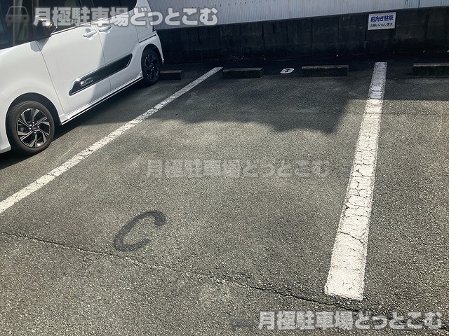 津市乙部2155の月極駐車場4