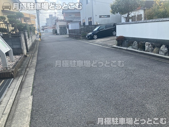 津市乙部2155の月極駐車場6