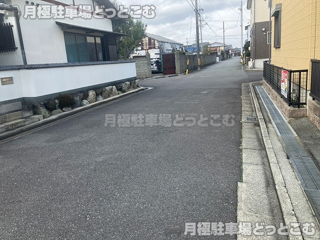 津市乙部2155の月極駐車場7
