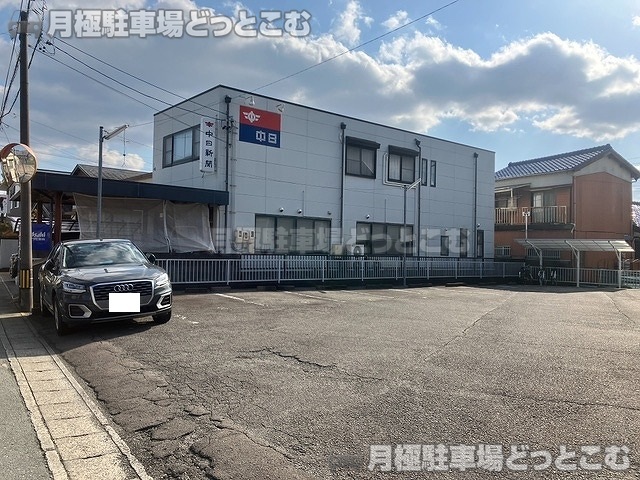 津市久居中町302-1の月極駐車場3