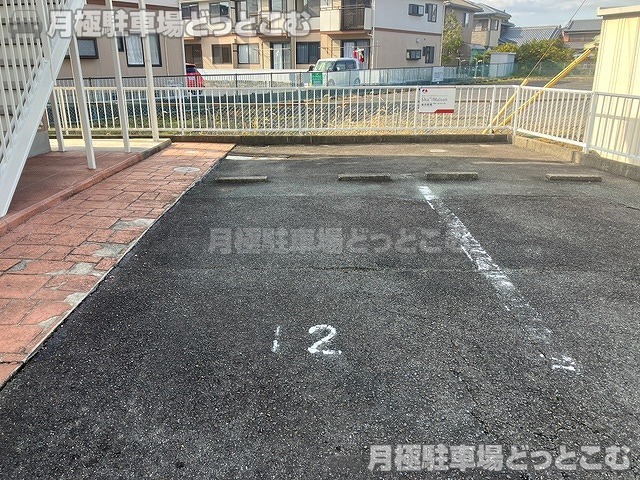 津市久居中町302-1の月極駐車場5