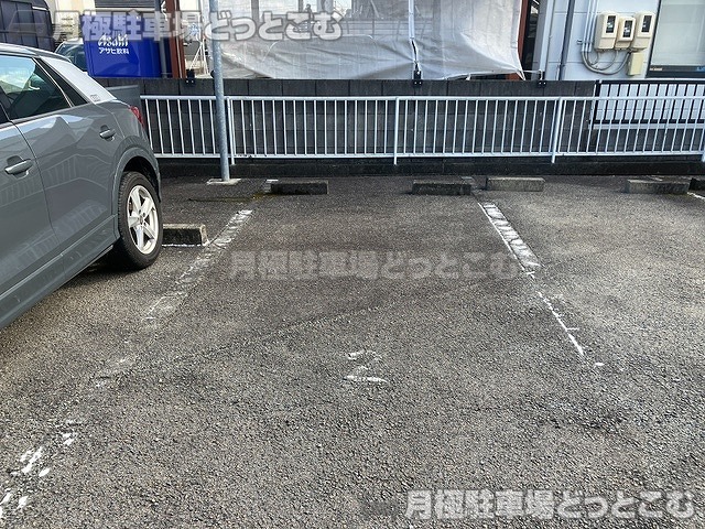 津市久居中町302-1の月極駐車場7