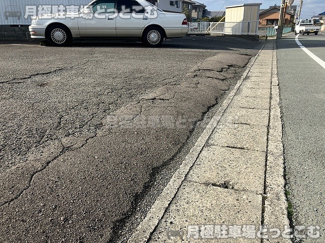 津市久居中町302-1の月極駐車場9