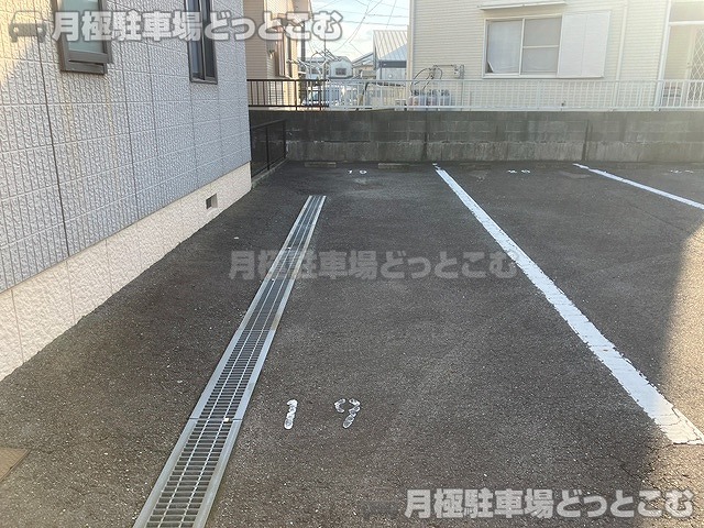 津市久居北口町2693-1の月極駐車場6