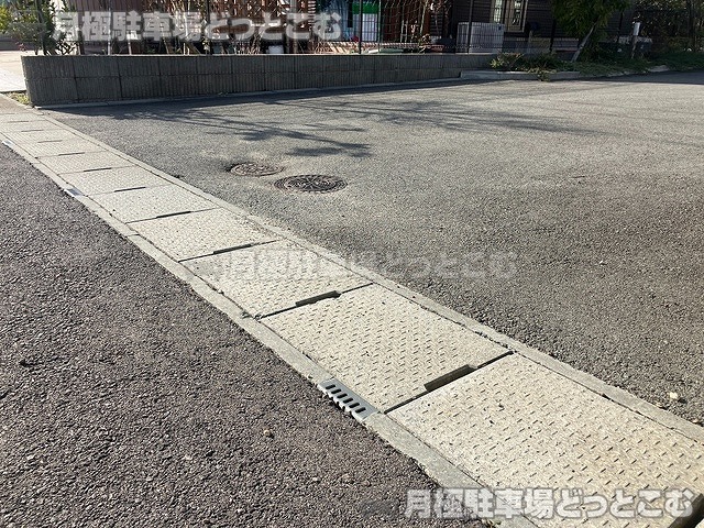 津市久居野村町584-3の月極駐車場10