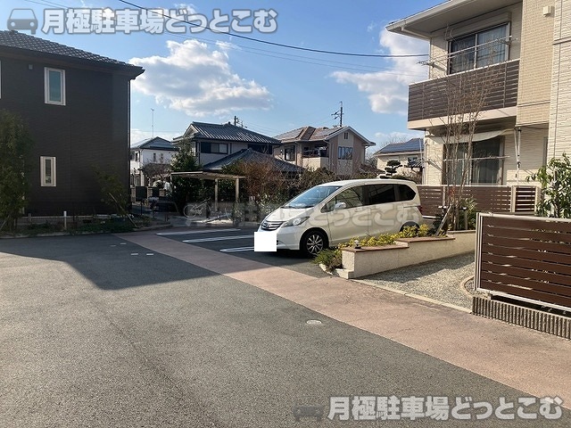 津市久居野村町584-3の月極駐車場3