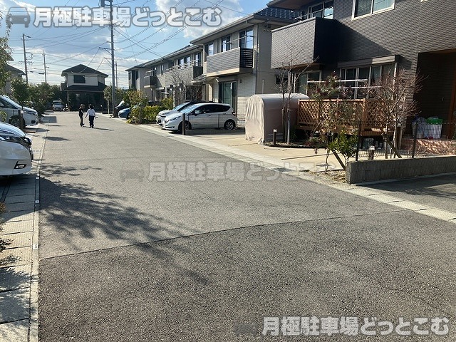 津市久居野村町584-3の月極駐車場6