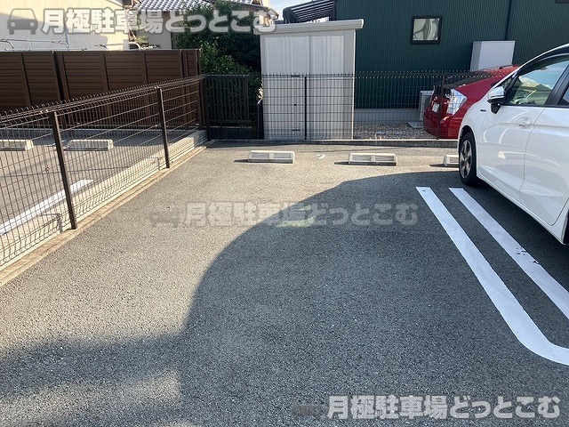 津市久居野村町584-3の月極駐車場8