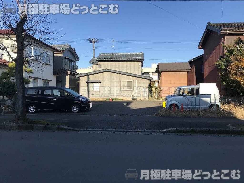 加茂市新栄町4022-12の月極駐車場1