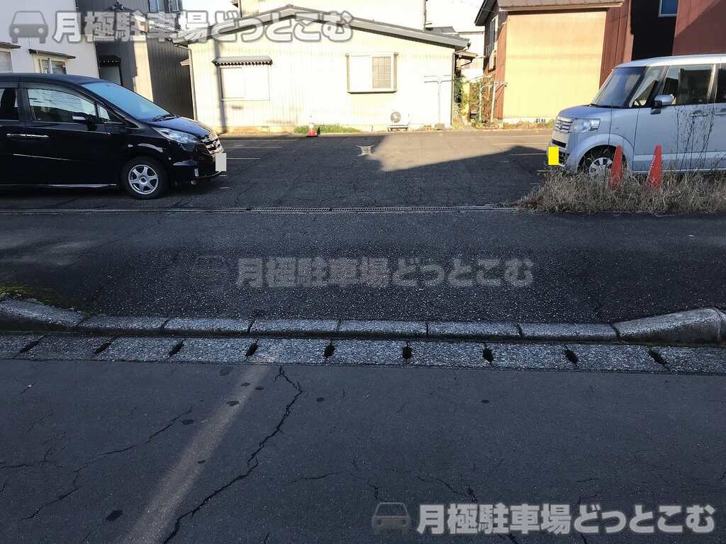 加茂市新栄町4022-12の月極駐車場3