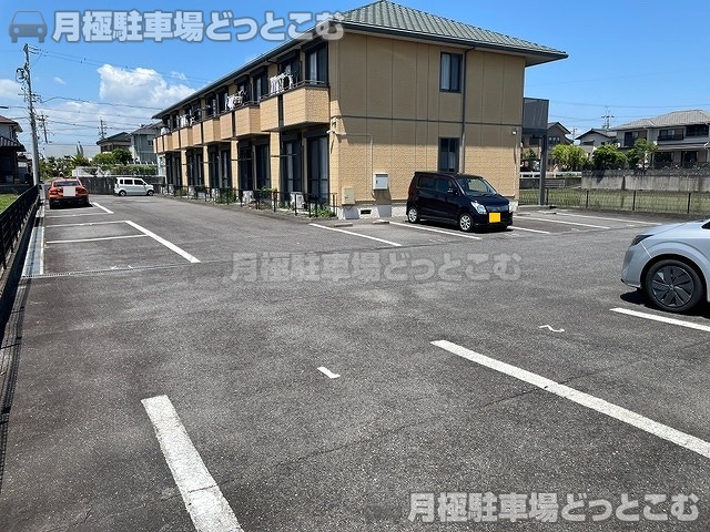 津市白塚町409の月極駐車場2