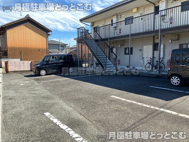 津市柳山津興591-1の月極駐車場2