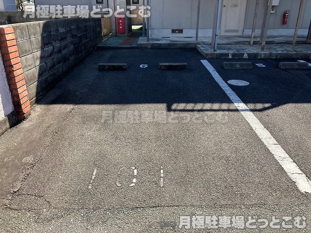 津市柳山津興591-1の月極駐車場4