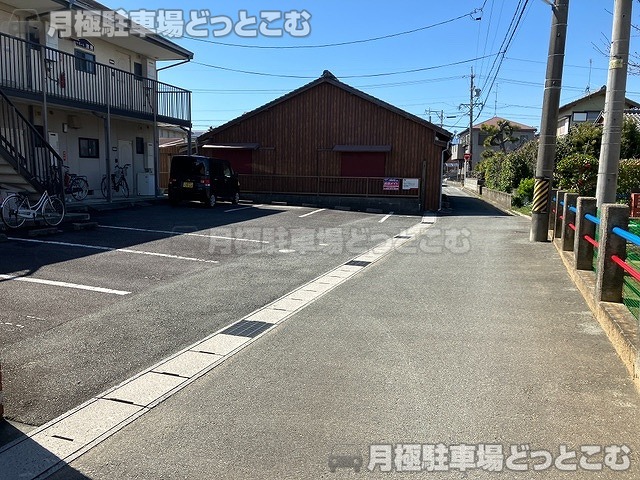 津市柳山津興591-1の月極駐車場9