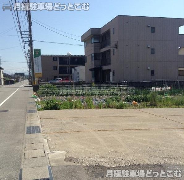 高岡市上関町3-20の月極駐車場2