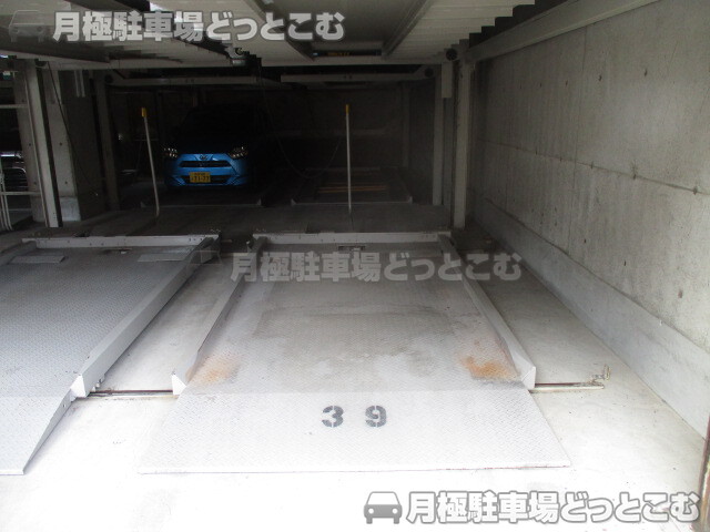 奈良市西木辻町119-4の月極駐車場2