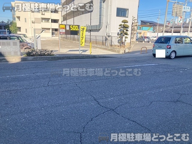 富田林市喜志町3-983-1の月極駐車場10