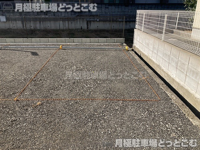 富田林市喜志町3-983-1の月極駐車場5