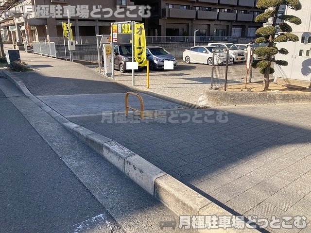 富田林市喜志町3-983-1の月極駐車場9