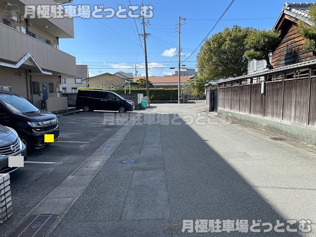 伊勢市一之木1丁目6-18の月極駐車場8