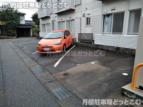 富山市五艘1357－26の月極駐車場1