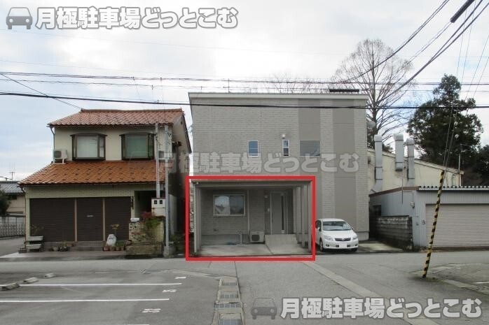 富山市鹿島町二丁目1－4の月極駐車場2