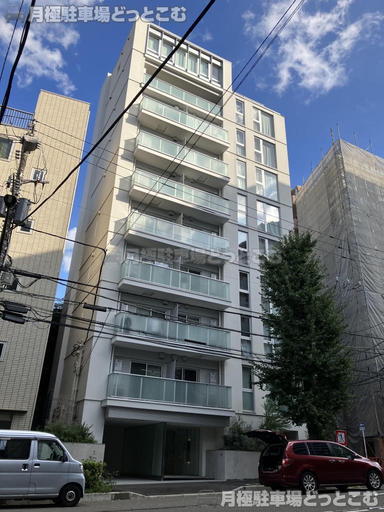 渋谷区広尾3-1-19の月極駐車場1