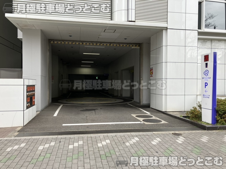 名古屋市中村区椿町1丁目23の月極駐車場2