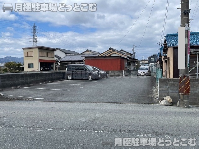 松阪市小黒田町465-1の月極駐車場2