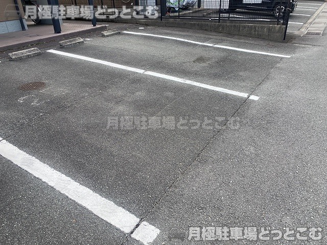 松阪市大黒田町1833の月極駐車場5
