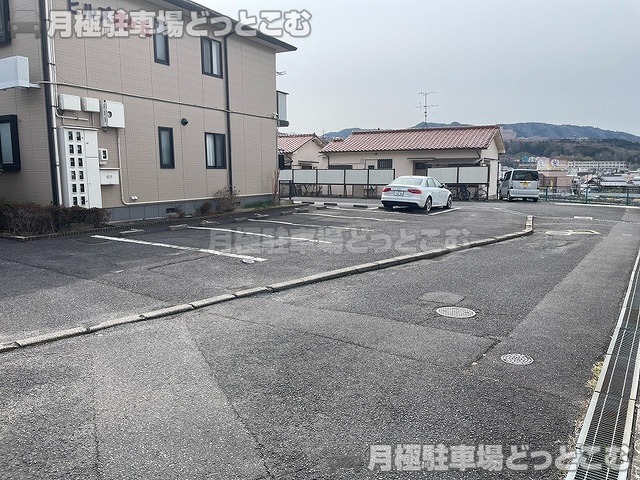 名張市平尾3129-1の月極駐車場2