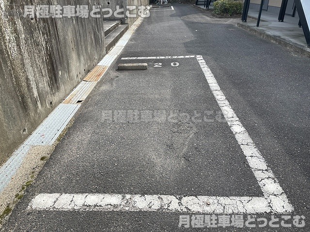 名張市平尾3129-1の月極駐車場6