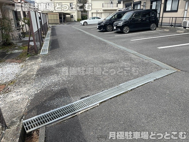 名張市平尾3129-1の月極駐車場9