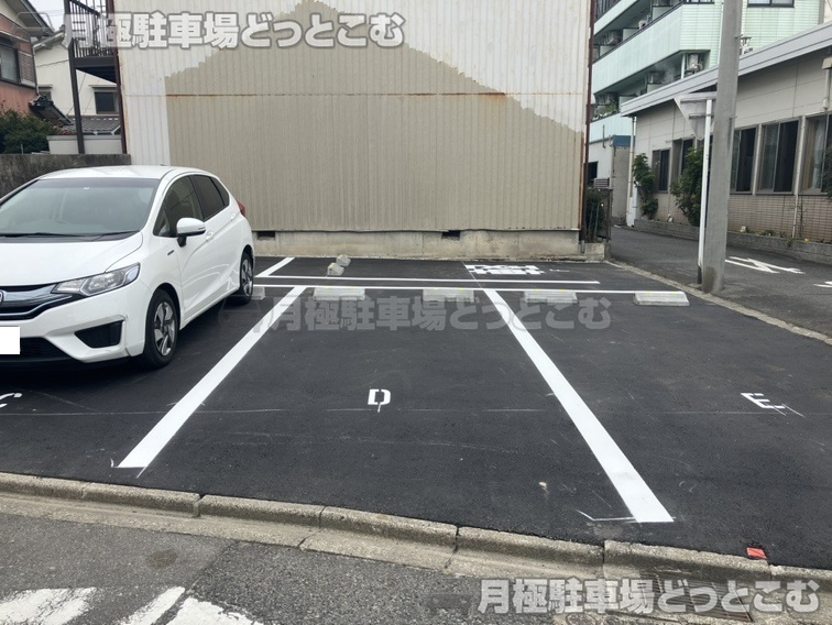 名古屋市熱田区野立町2丁目23の月極駐車場4