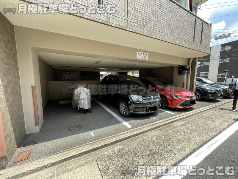 名古屋市千種区小松町6丁目11-1の月極駐車場2